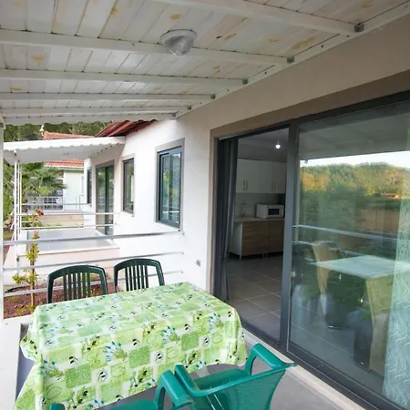 Uslu One Bedroom Daily Weekly Casa vacanze *